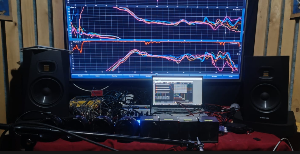 Sources on the bench, with Leo